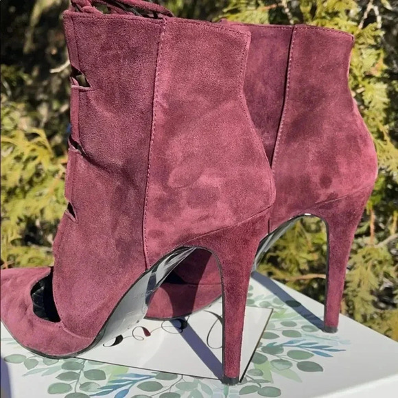 Aldo Burgundy Cut-Out Boots - Picture 5 of 10
